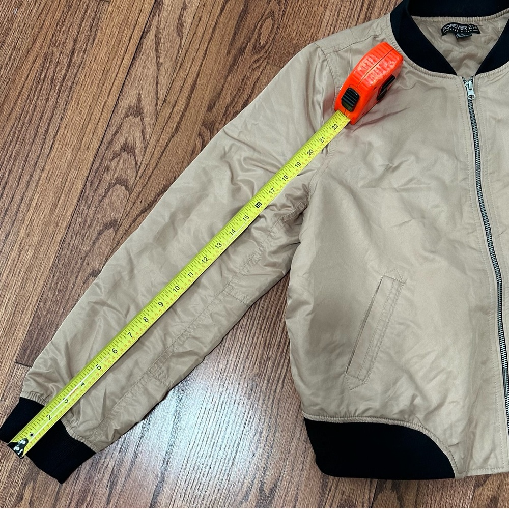 Cropped Zipper Bomber Jacket - Picture 9 of 9